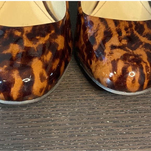 Isola Patent Tortoise 3”Heel Rounded Toe - Picture 4 of 6